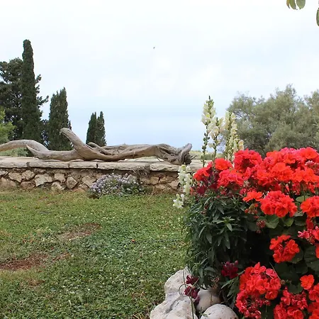 Holiday home Porto Katsiki Athanion
